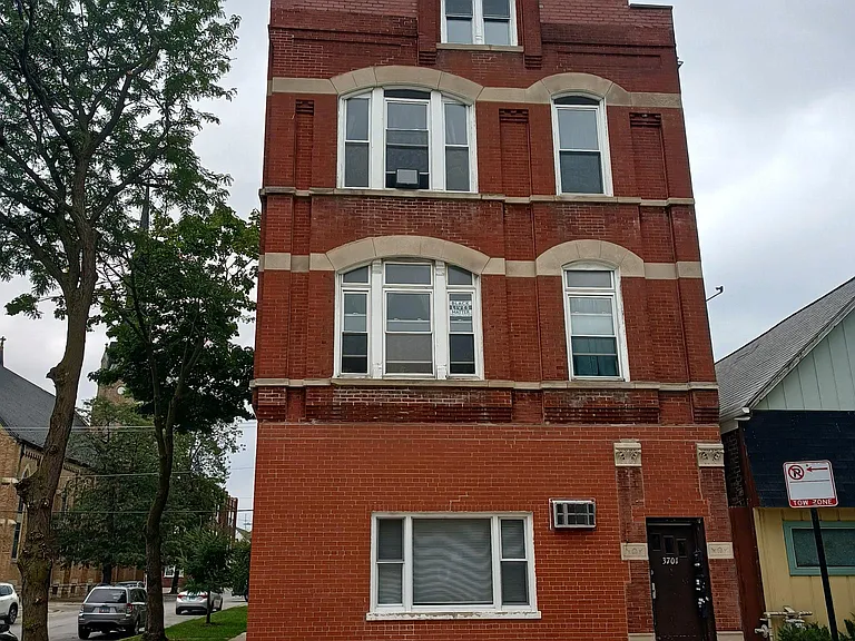 1853 W 37th St #2 — Photo 8