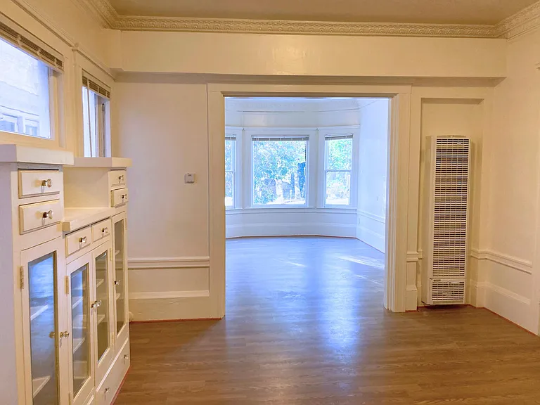 206 23rd St #6 — Photo 2