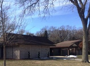 6936 N Lexington Ln, Niles, IL 60714