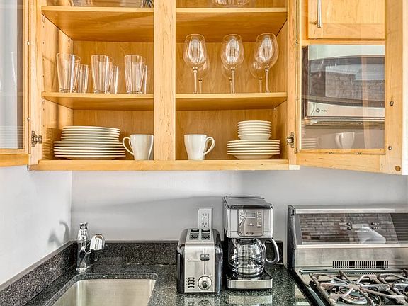 5th image of 44 Avenue B APT 3D