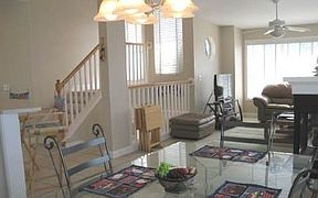 3rd image of 3047 S Fletcher Ave Unit A
