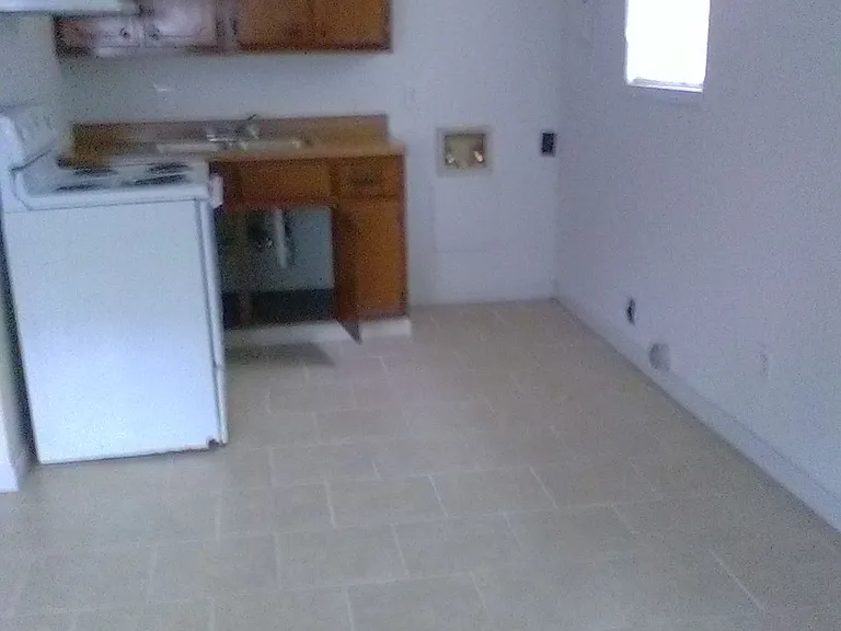 521 N 19th Ave — Photo 3