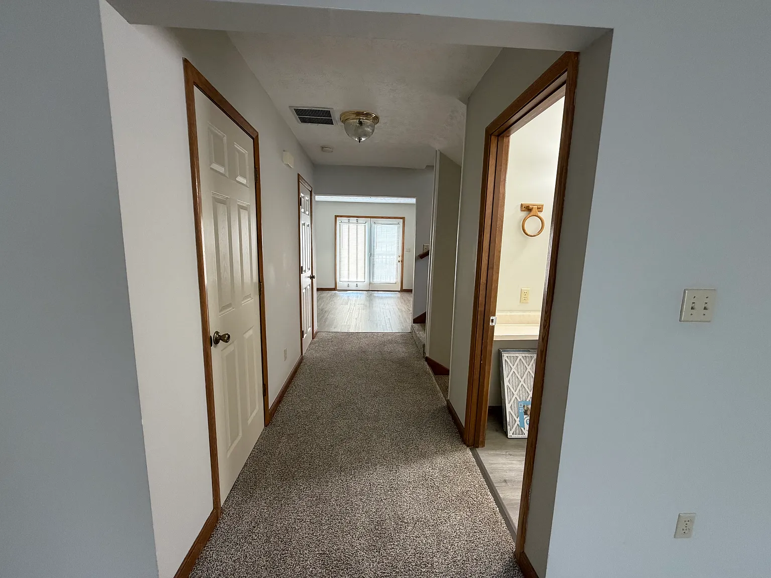 3 bed, 3.5 bath, 3000 sqft, $1,995 — Photo 4