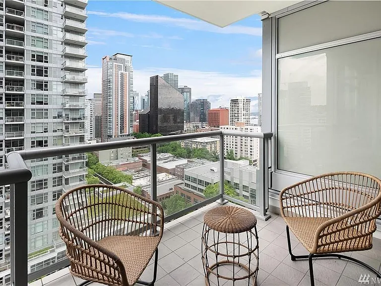 583 Battery St #1708 — Photo 5
