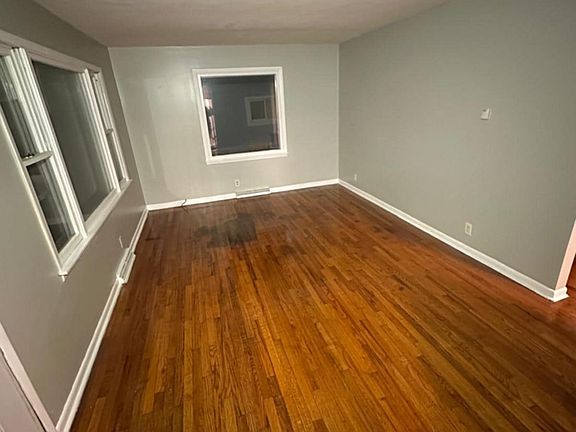 5th image of 135 Slayton Ave