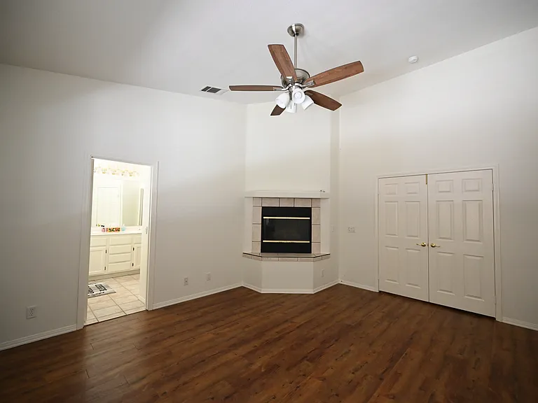 4208 Grandview Dr — Photo 25