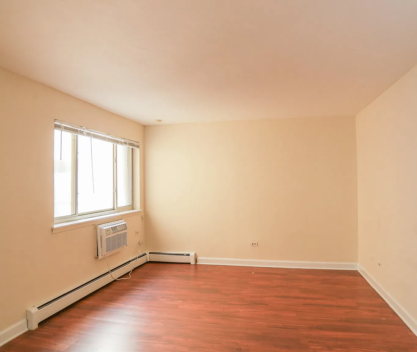 Studio, 350 sqft, $1,150 — Photo 4