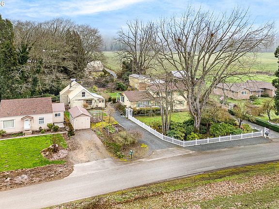 3rd image of 89805 Sprague Rd