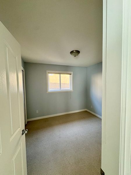 North Vancouver House for rent - 4 Bedrooms — photo 18