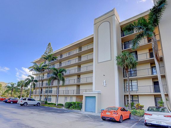 2nd image of 4 Royal Palm Way #6020