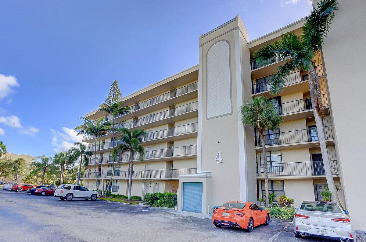 Building Photo - 4 Royal Palm Way #6020