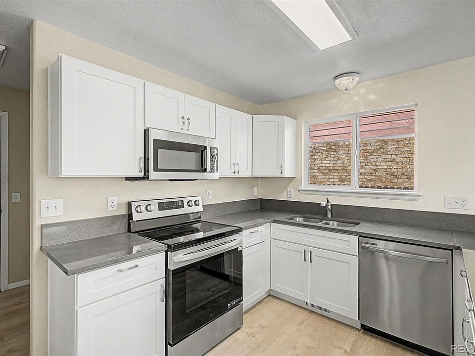 1st image of 405 W 116th Avenue