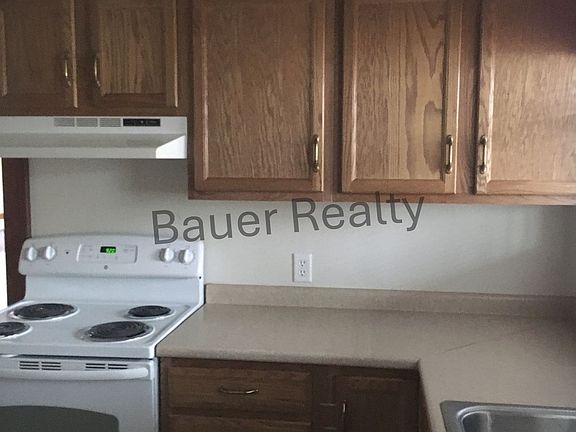 3rd image of 604-606 W Main St