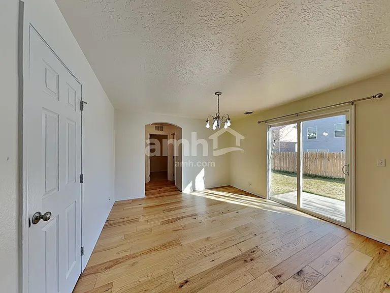 895 E Folgado Ct — Photo 6