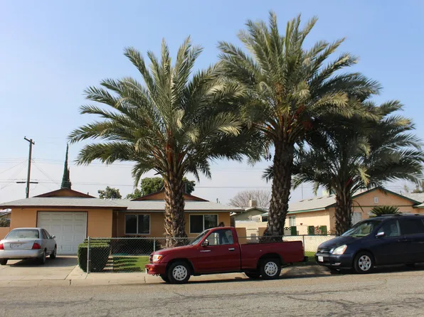 1127 N Stover Street, Visalia, CA 93292