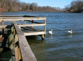 98 Friendship Ct, Red Bank, NJ 07701