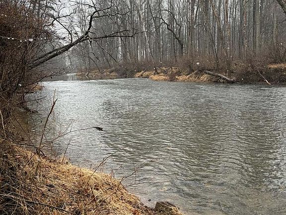 3rd image of 986 Rushing River Rd