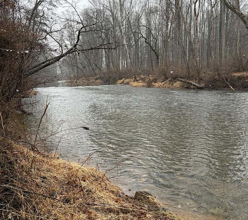 1st image of 986 Rushing River Rd