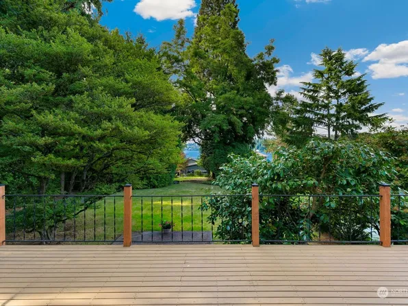 9412 SE 33rd Street, Mercer Island, WA 98040