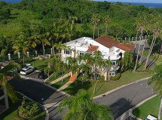 86 Lakeside Villas F2, Vega Alta, PR 00692