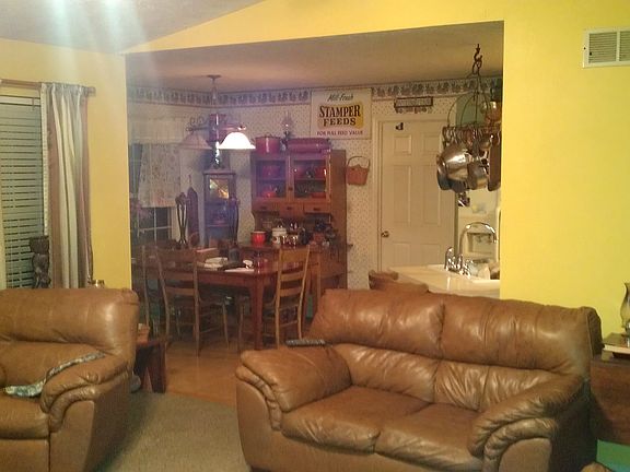 3rd image of 129 Glenbrook Ct