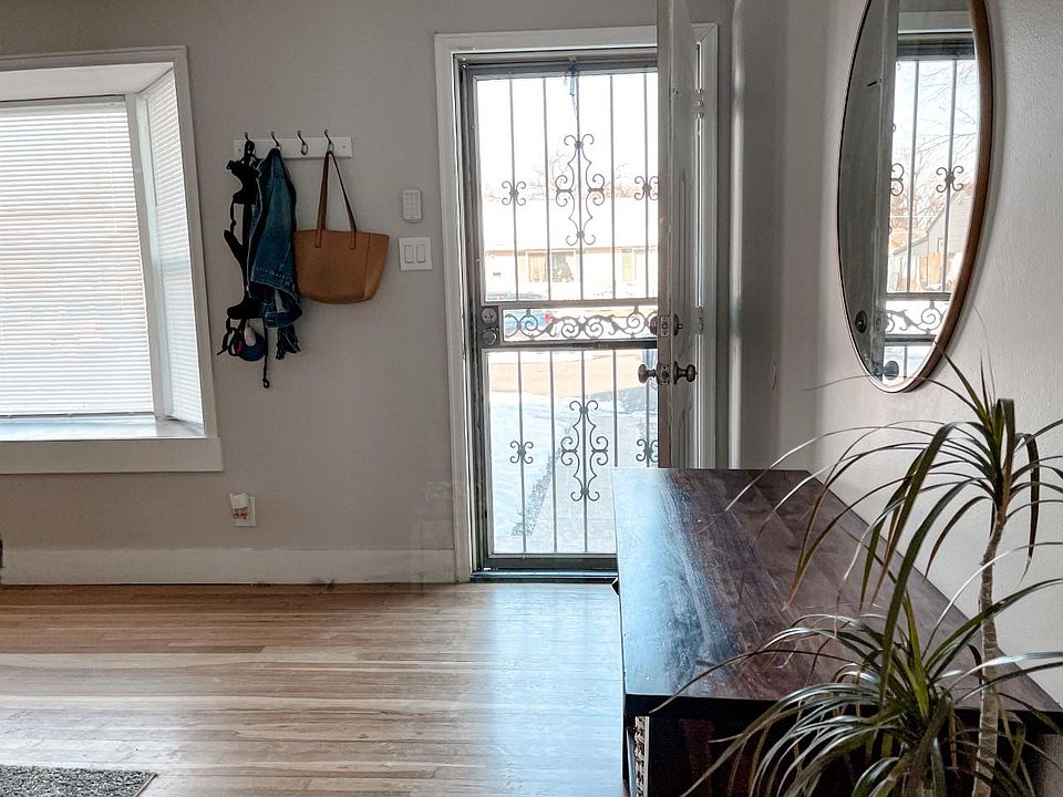 Entry to living room