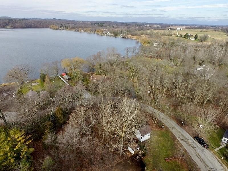 1st image of 1452 E Friess Lake Dr