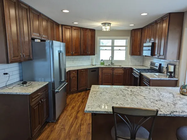 731 Echo Shores Ct, Saint Paul, MN 55115