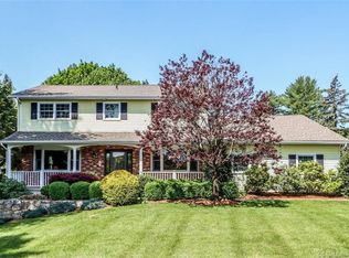 1 W Ridge Rd, New Fairfield, CT 06812