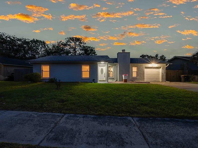 8126 Sable Woods Dr N — Photo 39