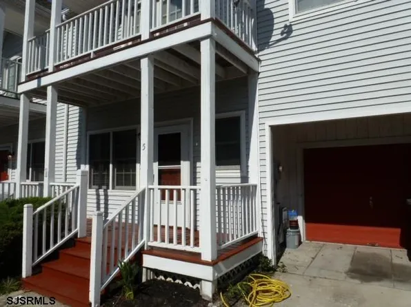 5 Clipper Ct, Atlantic City, NJ 08401