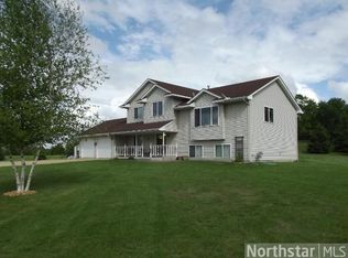 22595 Pine Trl, Lakeville, MN 55044
