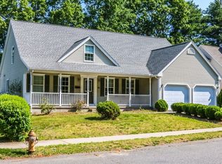 92 Barrington Dr, Springfield, MA 01129