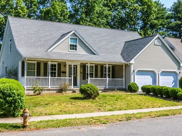 92 Barrington Dr, Springfield, MA 01129