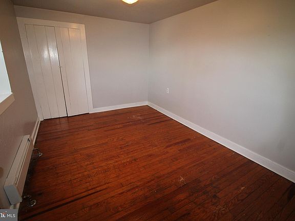4th image of 1074 Georgetown Rd