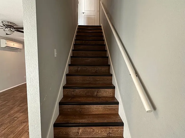 96 N School St — Photo 20