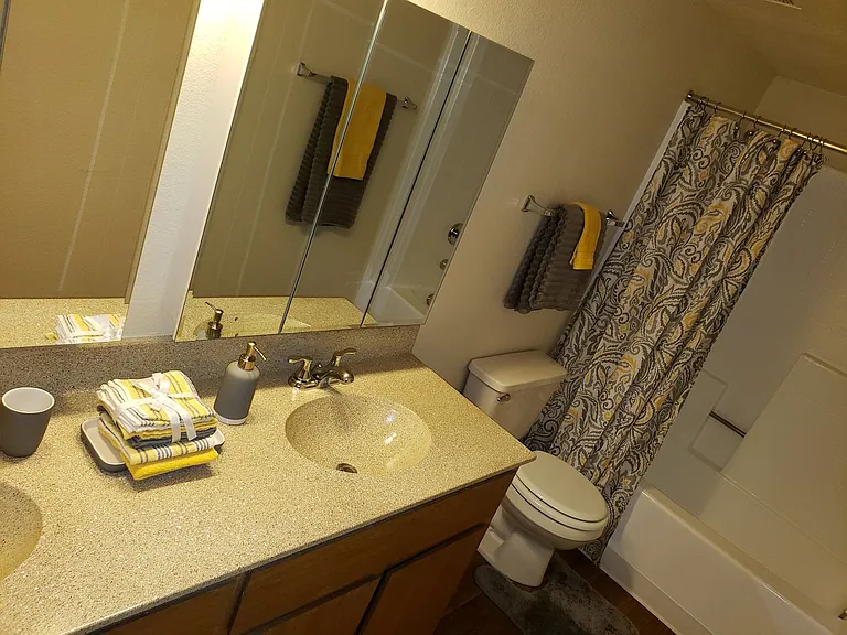 Desert Lakes Apartments — Photo 29