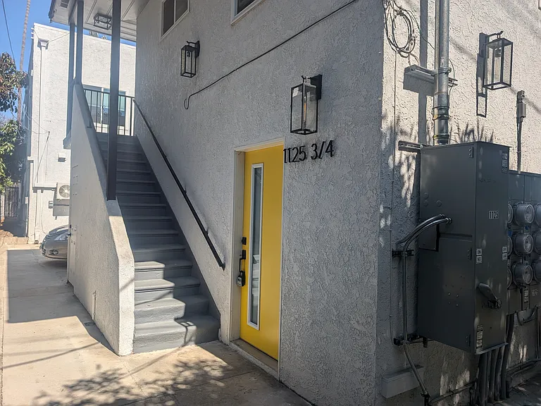1125 Lodi Pl #3/4 — Photo 9