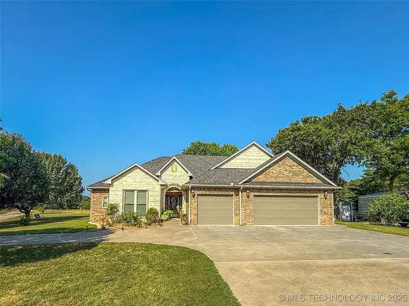 2050 Castlerock Dr, Sulphur, OK 73086