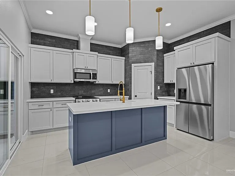 818 S Bicentennial Blvd — Photo 8