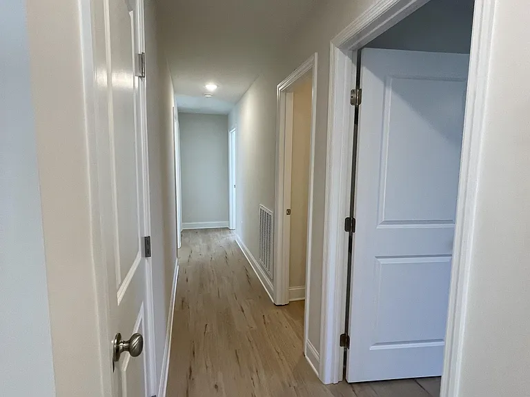 2405 Harley St — Photo 6