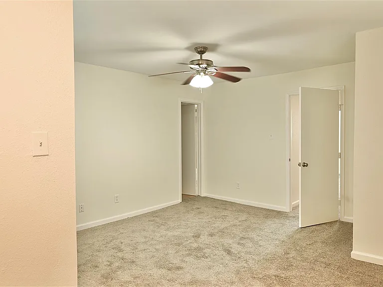 7918 Prestwood Dr #4 — Photo 24