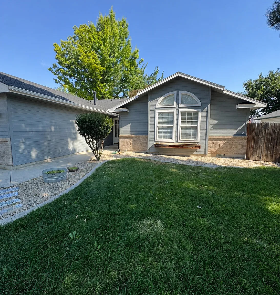 4 bed, 1672 sqft, $2,450 — Photo 3