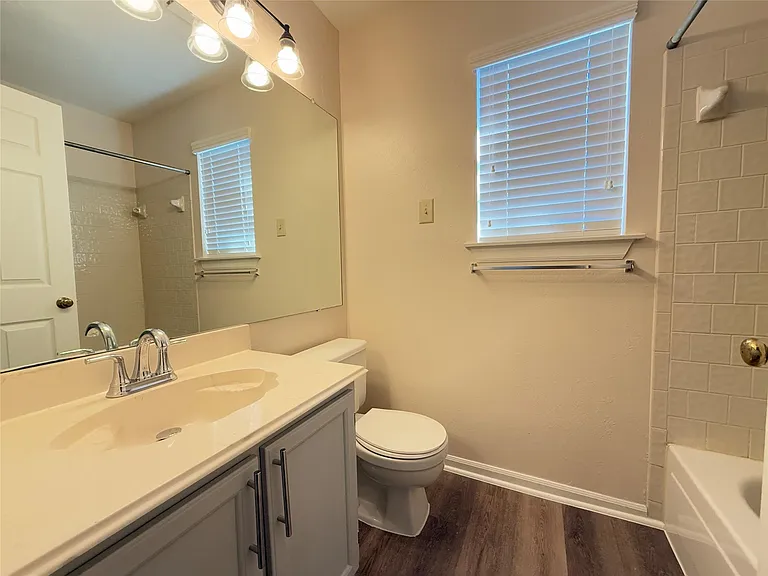 1559 Hillside Elm St — Photo 22