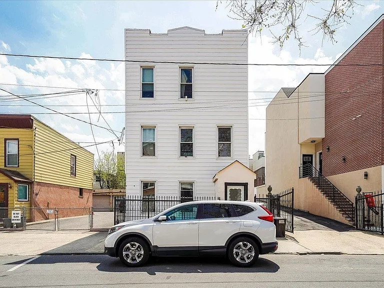 27 Marion Pl #3 — Photo 16