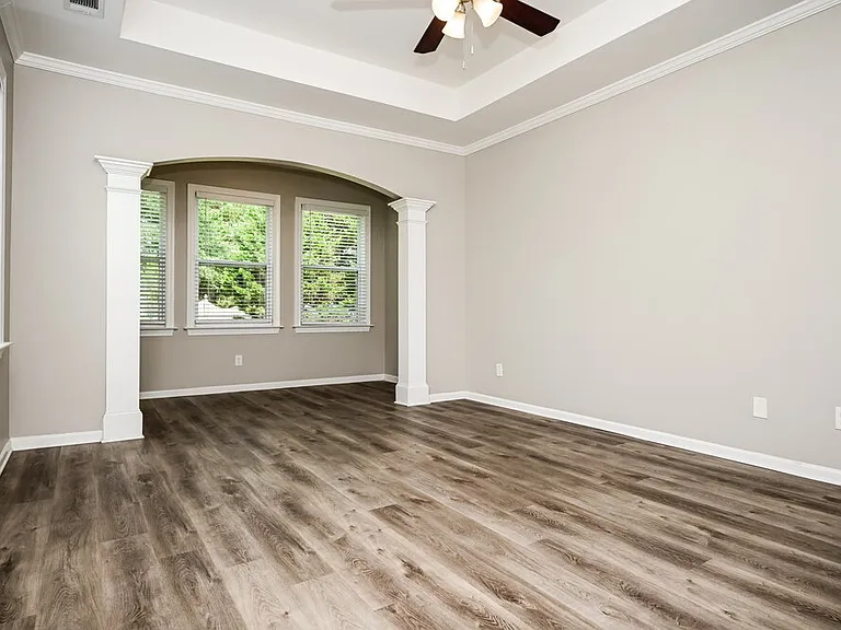 332 Southgate Dr — Photo 8