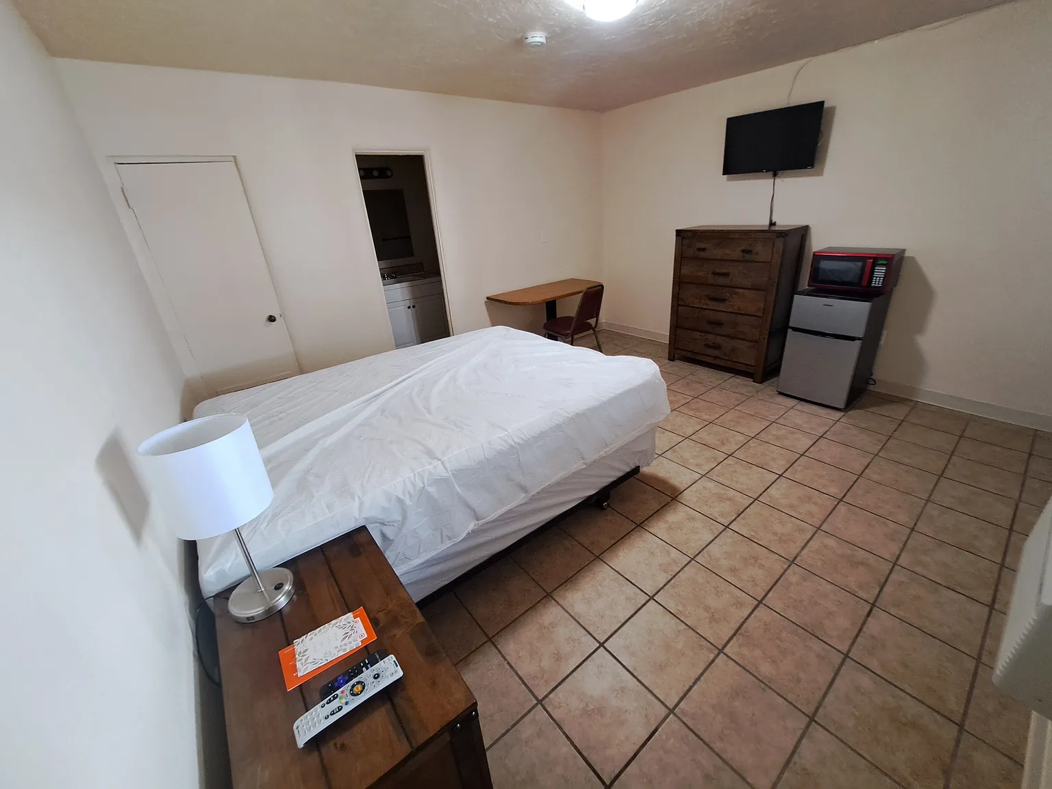 Studio, 200 sqft, $750 — Photo 2