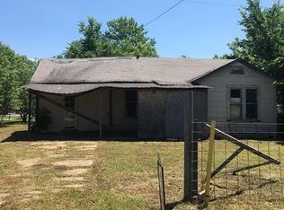 201 W 3rd St, Heavener, OK 74937