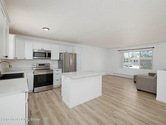 5th image of 713 2nd Ave SE