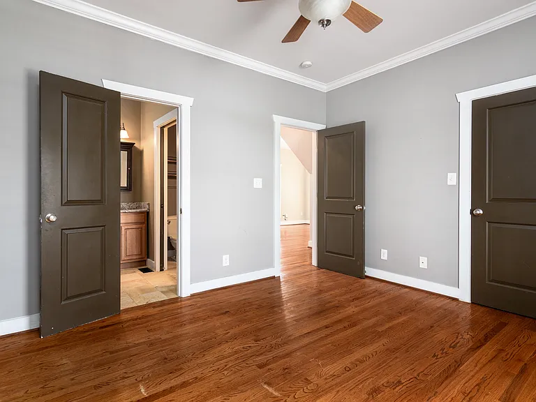 327 Mill Rd — Photo 18